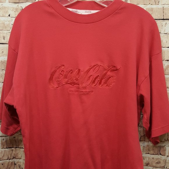 Coca-Cola T-shirt Size Med Large - Picture 2 of 11